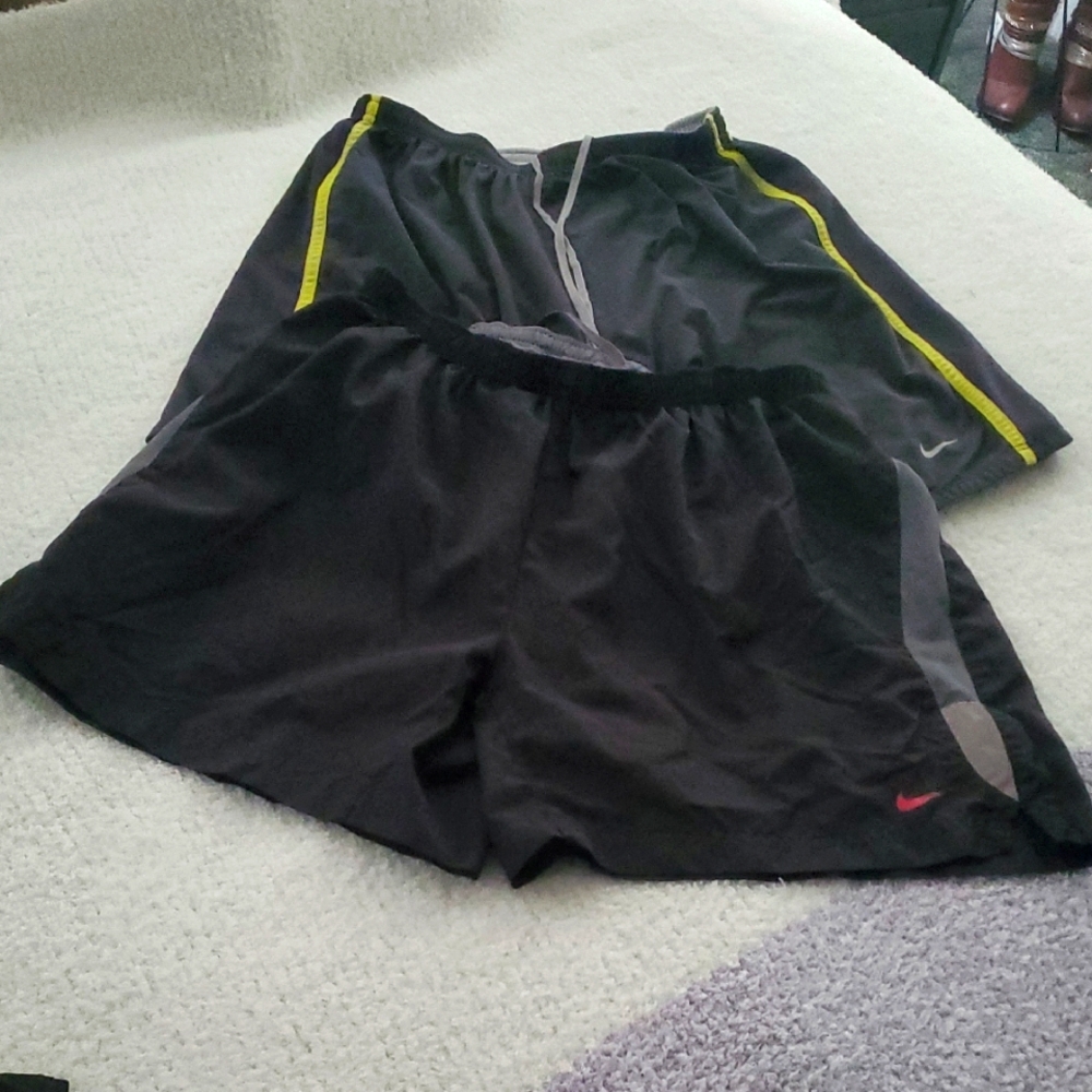 Nike Men's Black and Gray Shorts